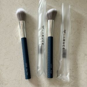 Laruce makeup brushes - set of two brand new